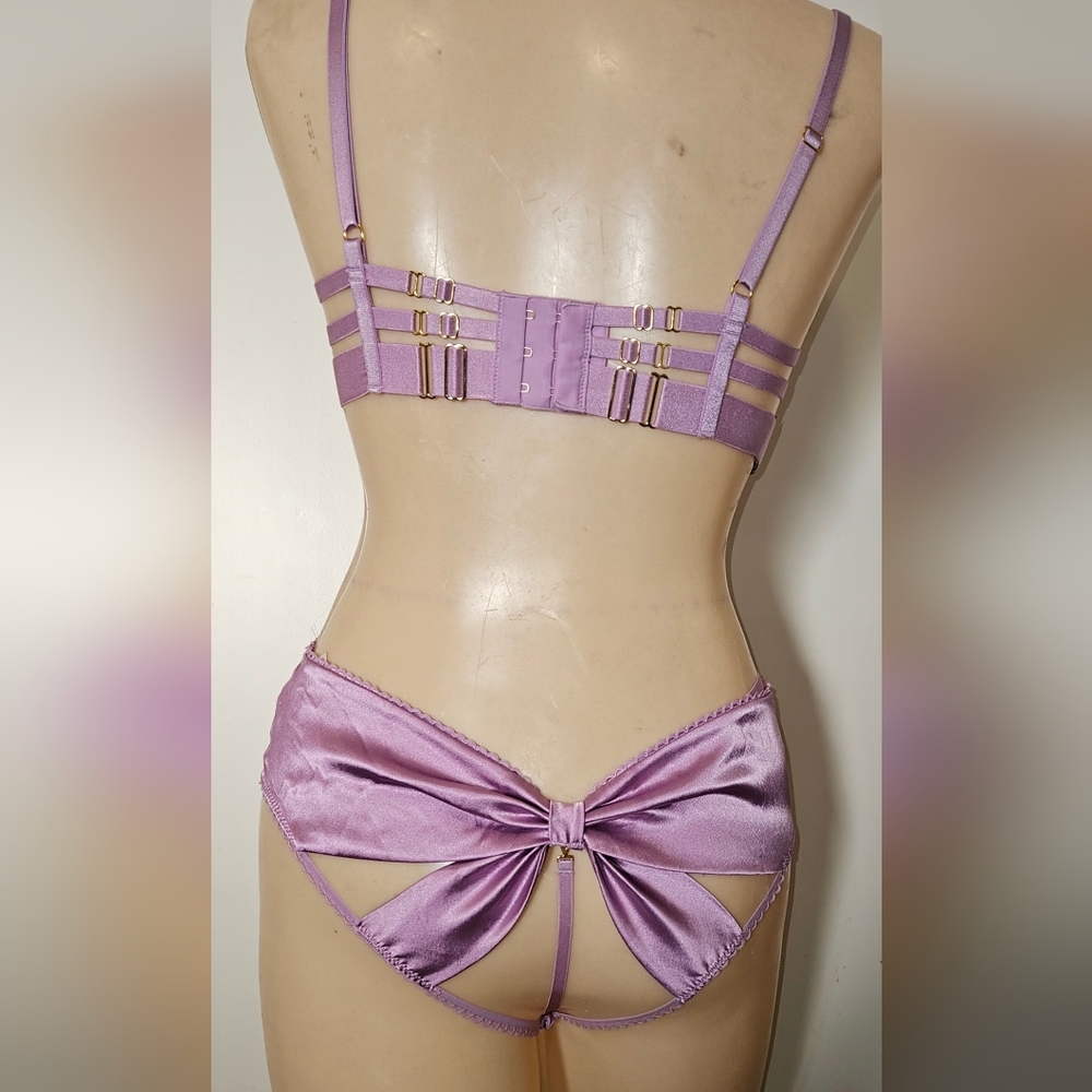 NWT Victoria’s Secret Unlined Demi Strappy Cutout 3 piece set